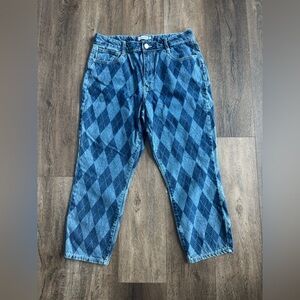 Rue 21 Jeans. Women’s size 14. Very cute pattern, Y2K. Excellent used condition.